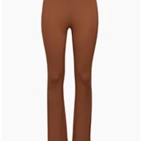Aritzia Groovy Pant - Picture 4 of 4